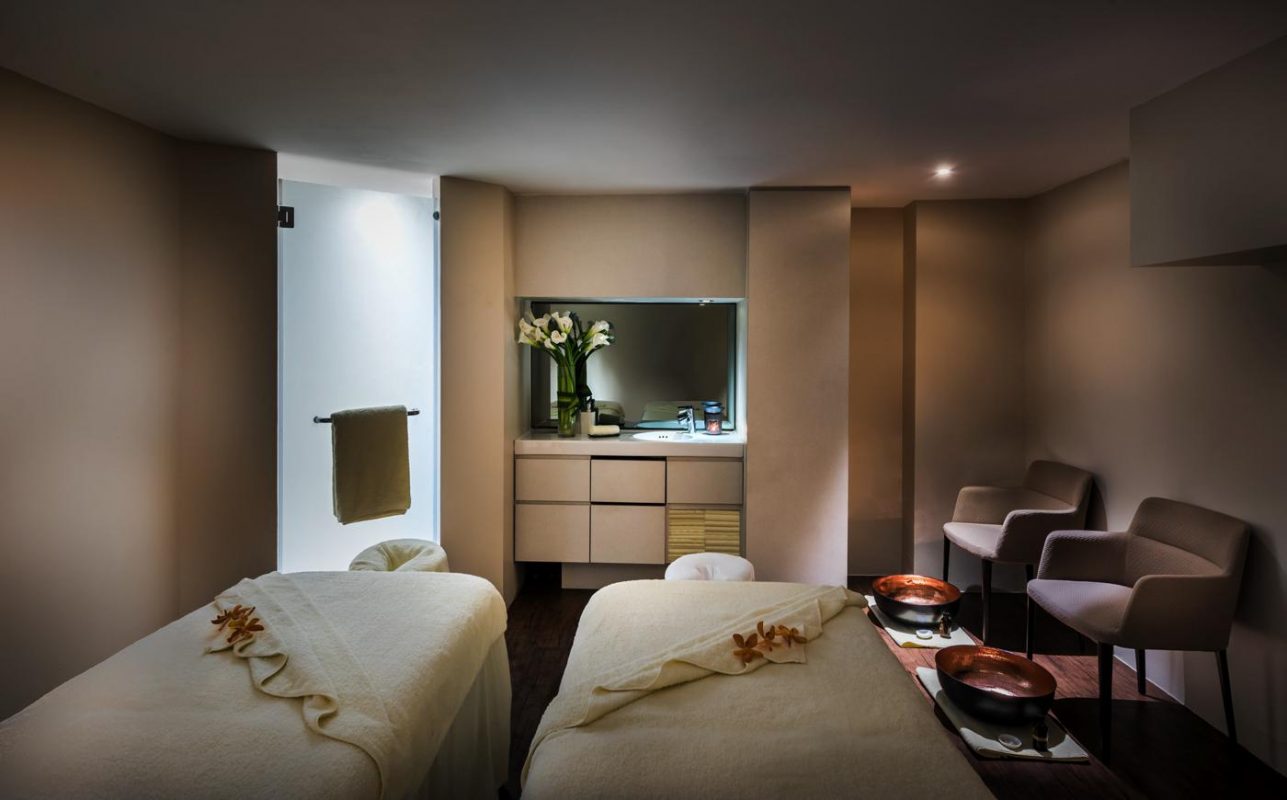 The Fullerton Hotel Singapore - Savour BlackBookAsia Hotel Review