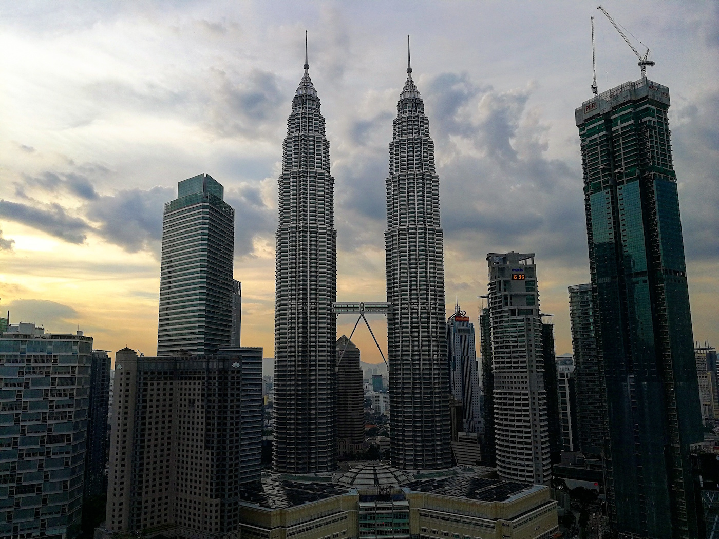 Traders Hotel Kuala Lumpur View of Petronas Towers
