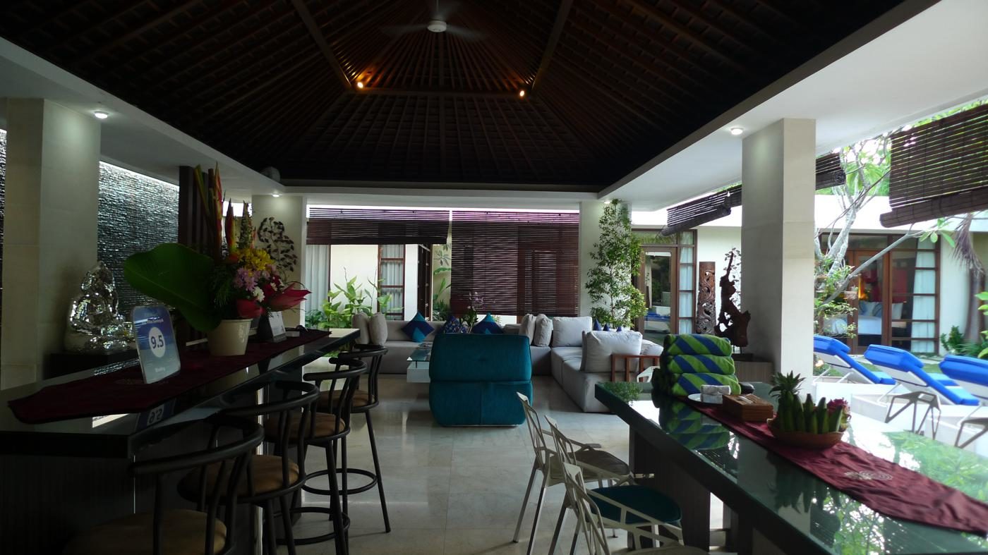 Indi Villas Dining & Living Room