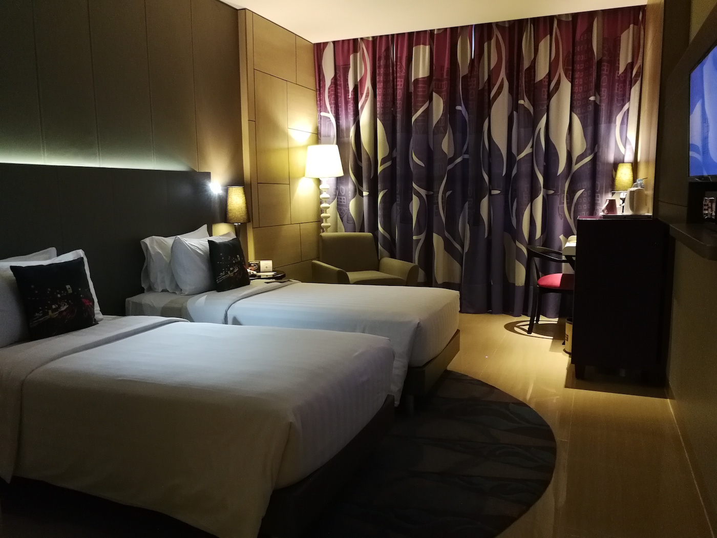 Mercure Jakarta Sabang Deluxe Room with Twin Beds