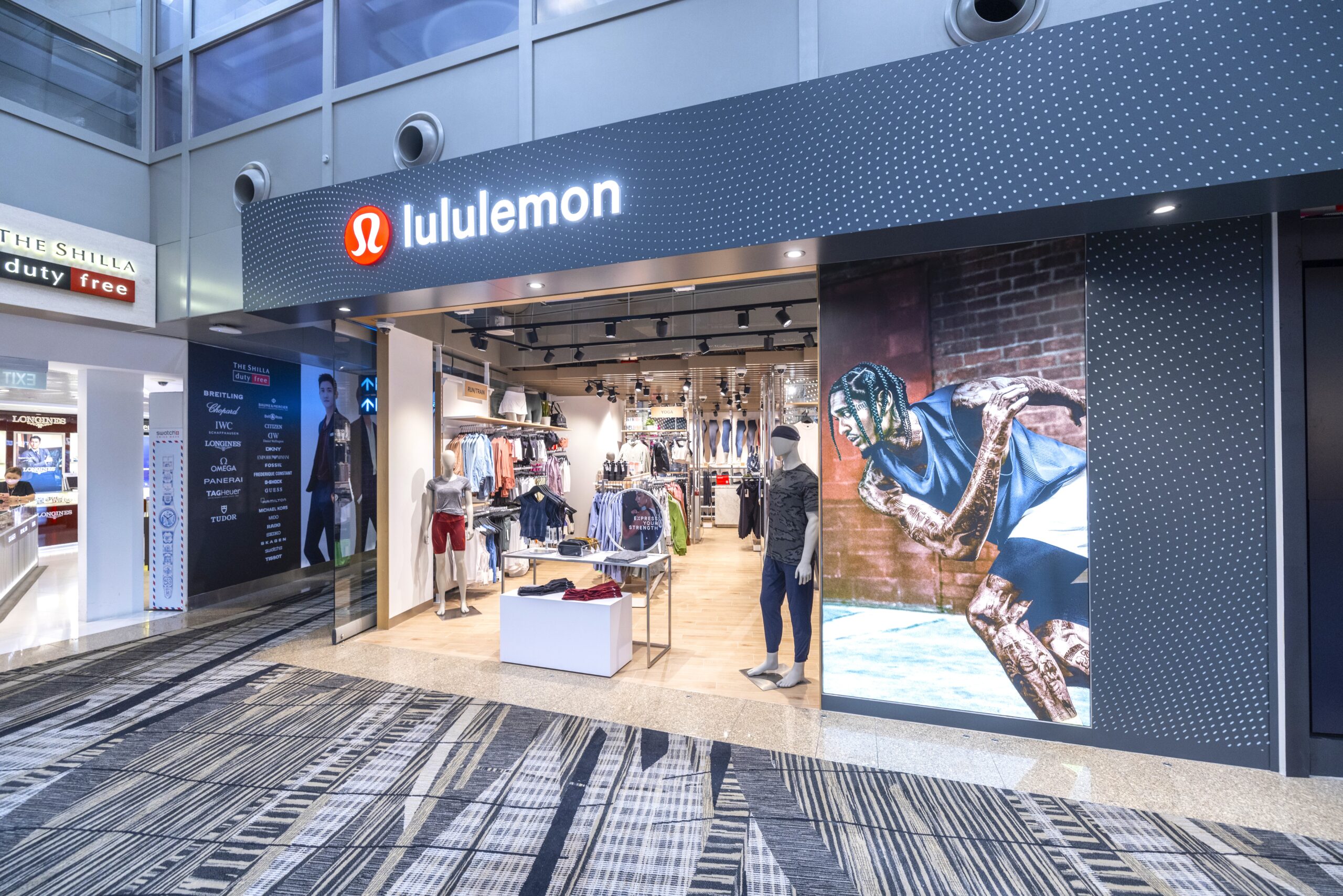 🚨 lululemon's brand new - Vancouver International Airport